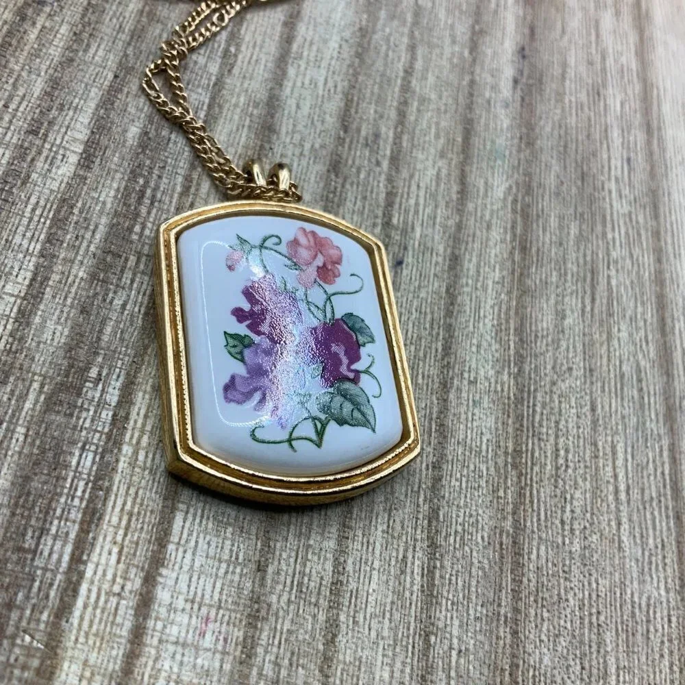 Avon Floral Purple Pink Gold Tone Porcelain Pendant Necklace